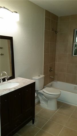 1925 W 10th Street, Dallas, TX 75208