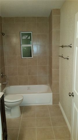 1925 W 10th Street, Dallas, TX 75208