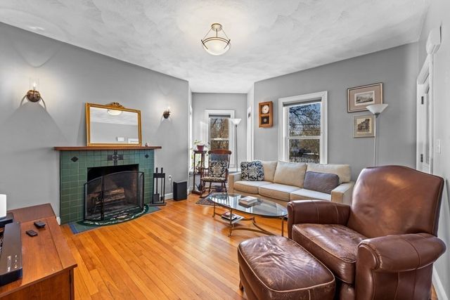 29-31 Middlesex St 1, Chelmsford, MA 01863