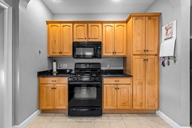 29-31 Middlesex St 1, Chelmsford, MA 01863