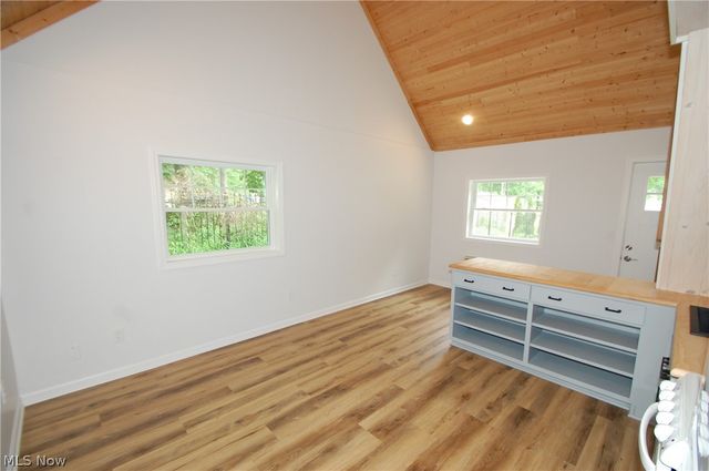 10029 Cummins Drive, Deerfield, OH 44411