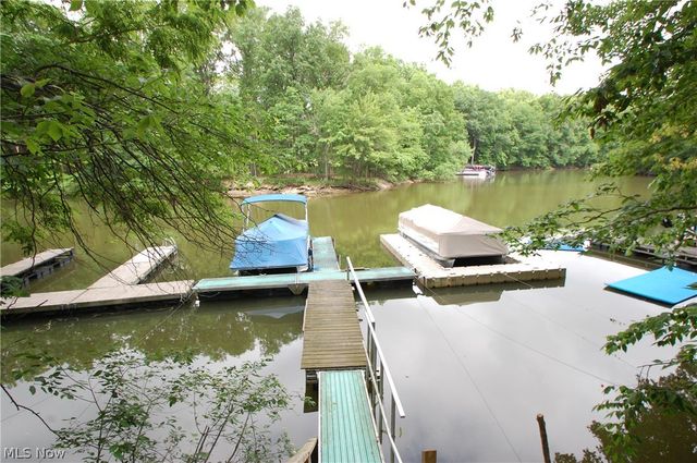 10029 Cummins Drive, Deerfield, OH 44411