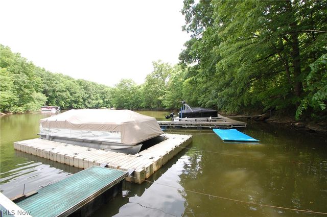10029 Cummins Drive, Deerfield, OH 44411