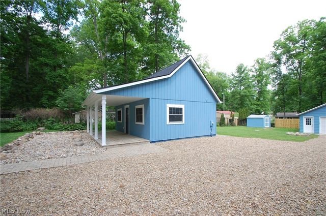 10029 Cummins Drive, Deerfield, OH 44411