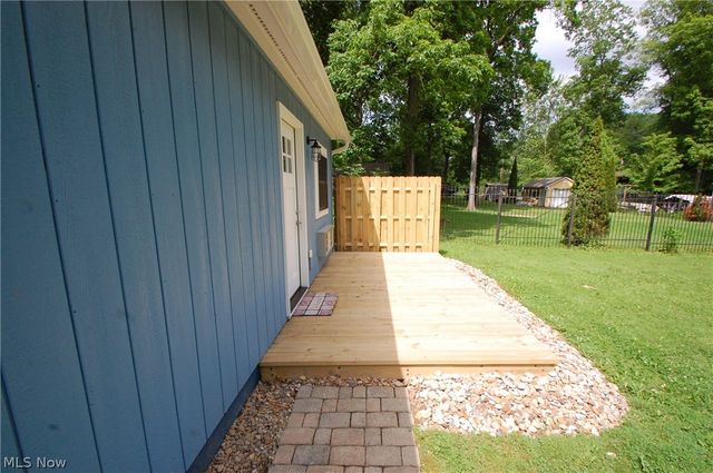 10029 Cummins Drive, Deerfield, OH 44411
