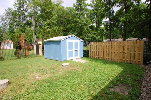 10029 Cummins Drive, Deerfield, OH 44411