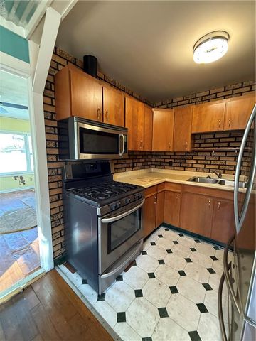 8268 Gygax RD, Norfolk, VA 23505