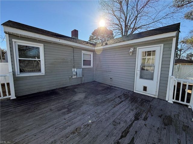 8268 Gygax RD, Norfolk, VA 23505