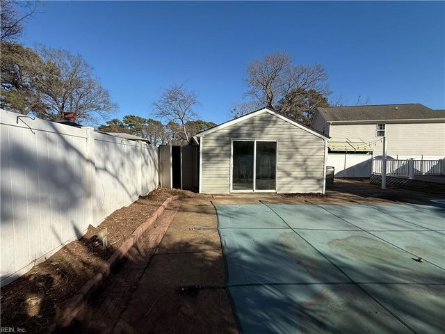 8268 Gygax RD, Norfolk, VA 23505