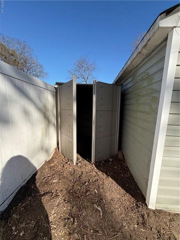 8268 Gygax RD, Norfolk, VA 23505