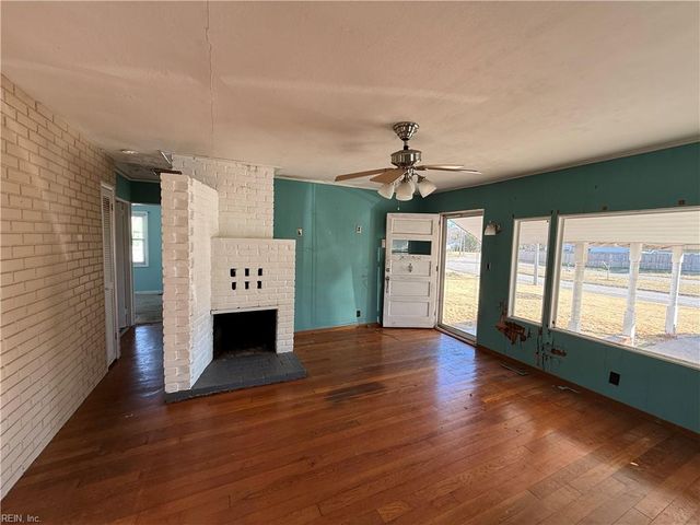 8268 Gygax RD, Norfolk, VA 23505