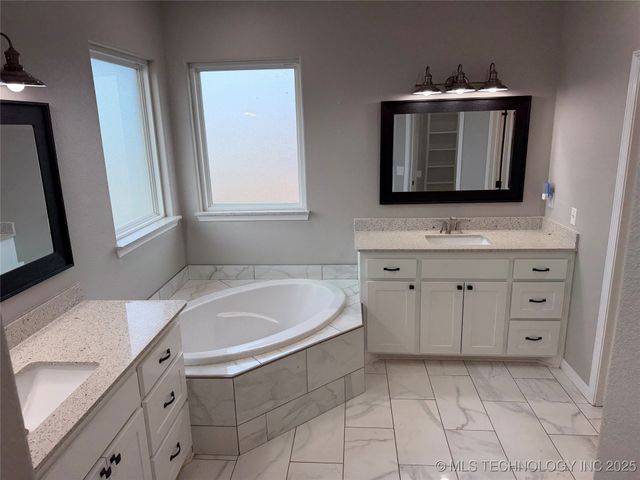 30 Lobo Lane, Lone Grove, OK 73443