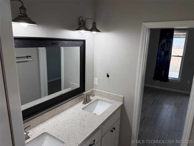 30 Lobo Lane, Lone Grove, OK 73443