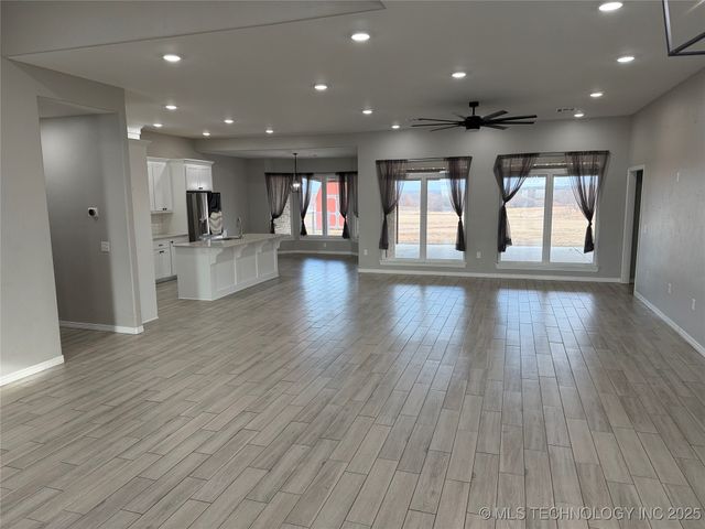 30 Lobo Lane, Lone Grove, OK 73443