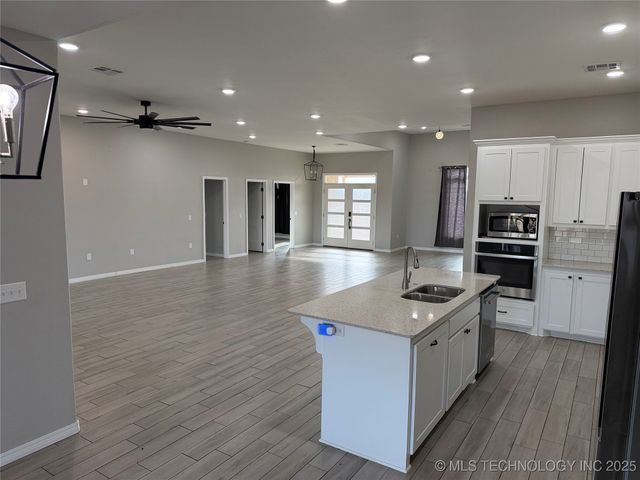 30 Lobo Lane, Lone Grove, OK 73443