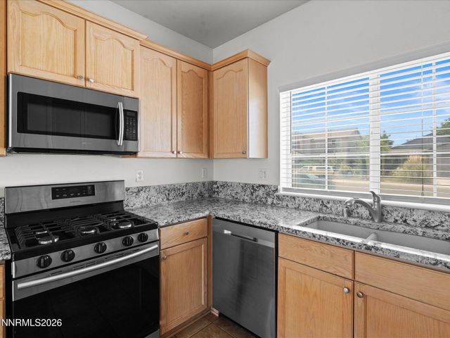 280 Fallen Leaf Lane, Fernley, NV 89408