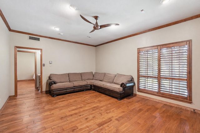 4312 Bellaire Drive S 203, Fort Worth, TX 76109