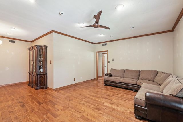 4312 Bellaire Drive S 203, Fort Worth, TX 76109