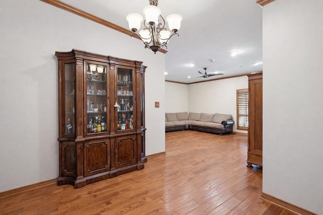 4312 Bellaire Drive S 203, Fort Worth, TX 76109