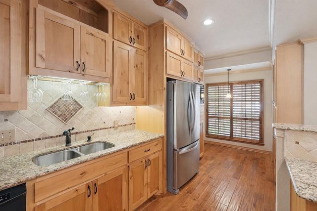 4312 Bellaire Drive S 203, Fort Worth, TX 76109