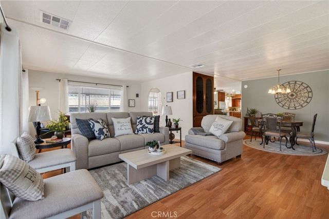 4000 Pierce 202, Riverside, CA 92505