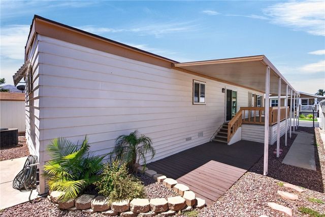 4000 Pierce 202, Riverside, CA 92505