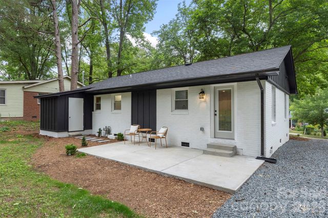 3900 Colebrook Road, Charlotte, NC 28215