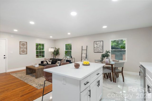 3900 Colebrook Road, Charlotte, NC 28215