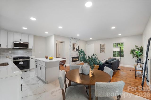 3900 Colebrook Road, Charlotte, NC 28215