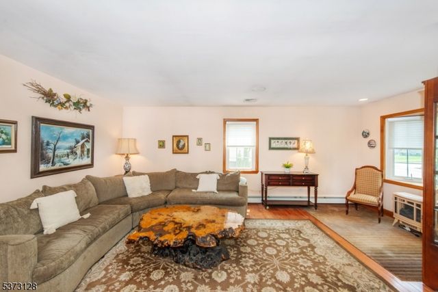 38 Forest Way, Clifton City, NJ 07013