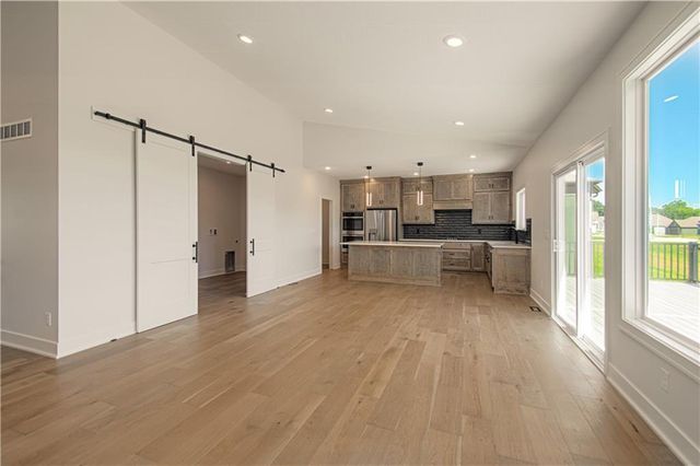 7551 NW Gower Avenue, Kansas City, MO 64151