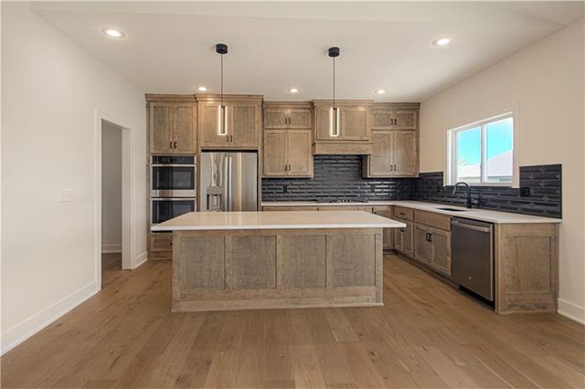 7551 NW Gower Avenue, Kansas City, MO 64151