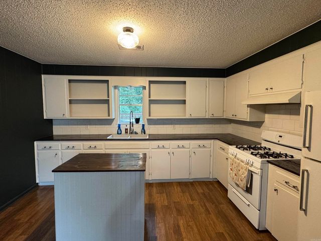 301 Lewallen Street, Arkadelphia, AR 71923