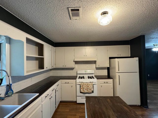 301 Lewallen Street, Arkadelphia, AR 71923