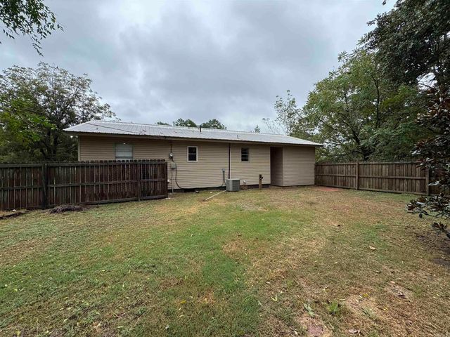 301 Lewallen Street, Arkadelphia, AR 71923