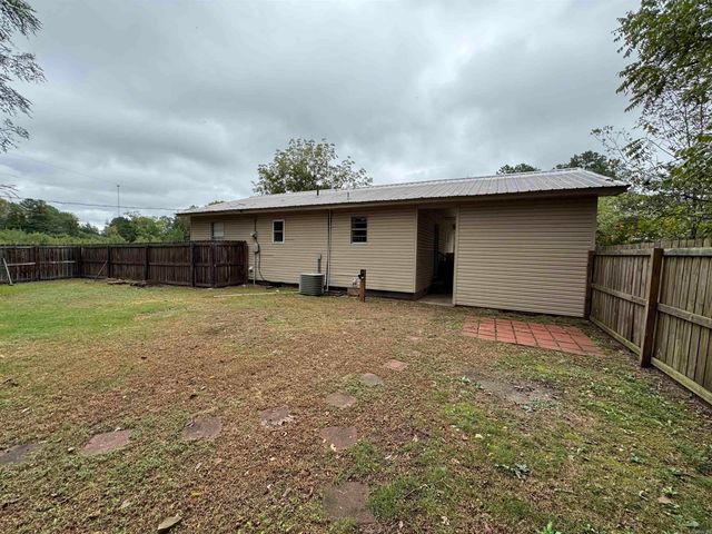 301 Lewallen Street, Arkadelphia, AR 71923