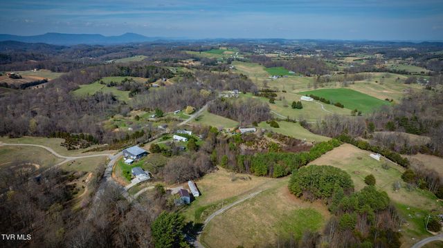 950 Holder Road, Afton, TN 37616