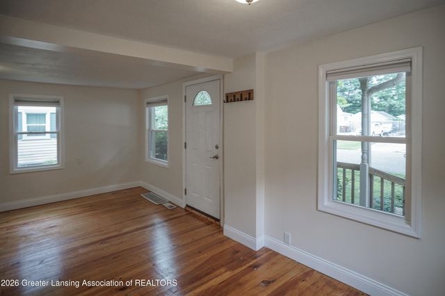 2217 Auburn Avenue, Holt, MI 48842