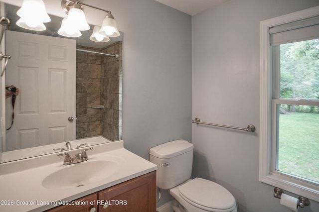 2217 Auburn Avenue, Holt, MI 48842