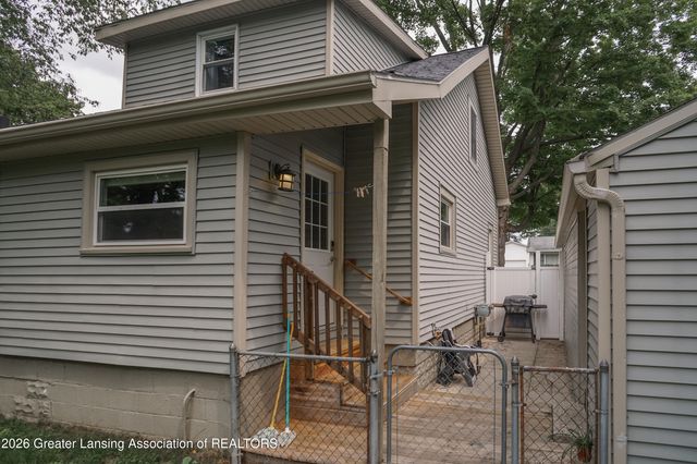 2217 Auburn Avenue, Holt, MI 48842
