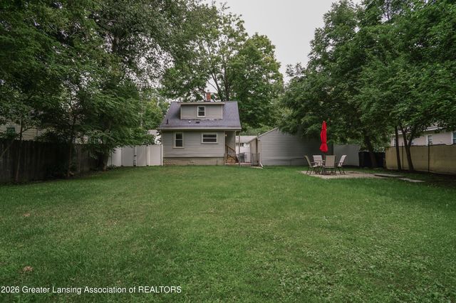 2217 Auburn Avenue, Holt, MI 48842