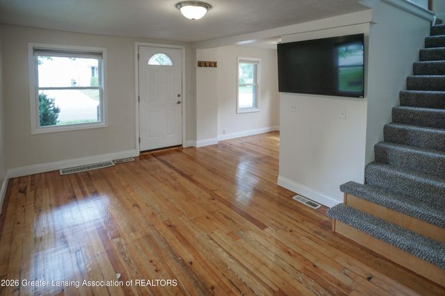 2217 Auburn Avenue, Holt, MI 48842