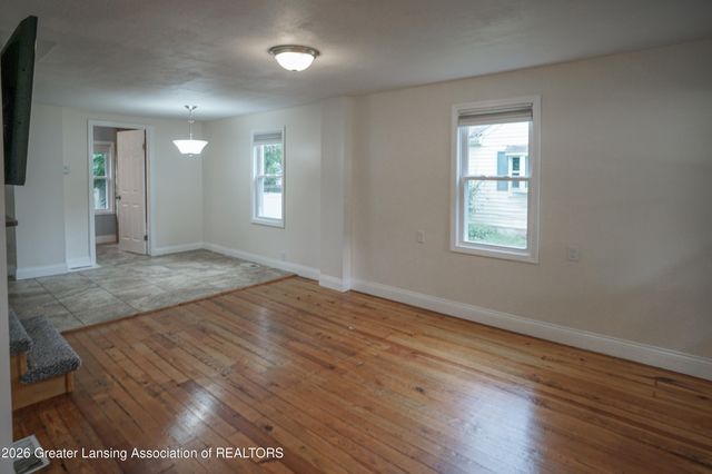 2217 Auburn Avenue, Holt, MI 48842