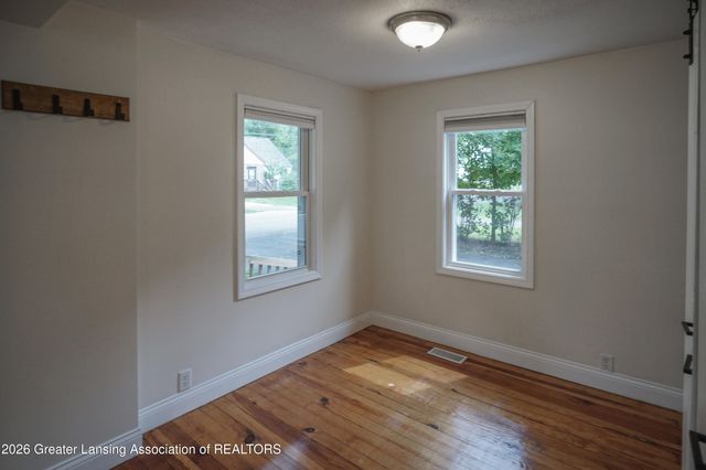 2217 Auburn Avenue, Holt, MI 48842
