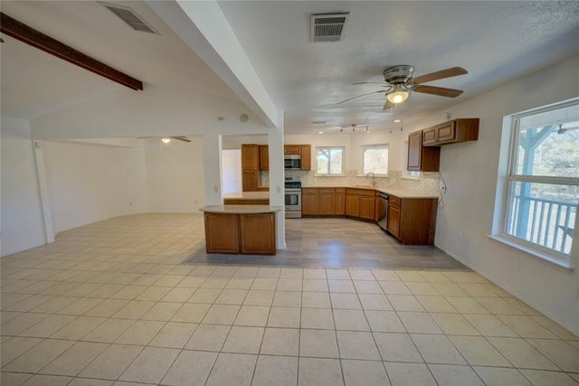 681 Old Lytton Springs RD, Lockhart, TX 78644