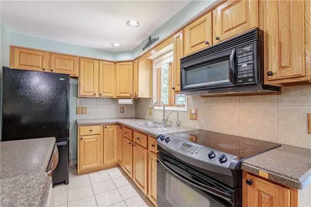 48 Churchview Lane, Henrietta, NY 14534