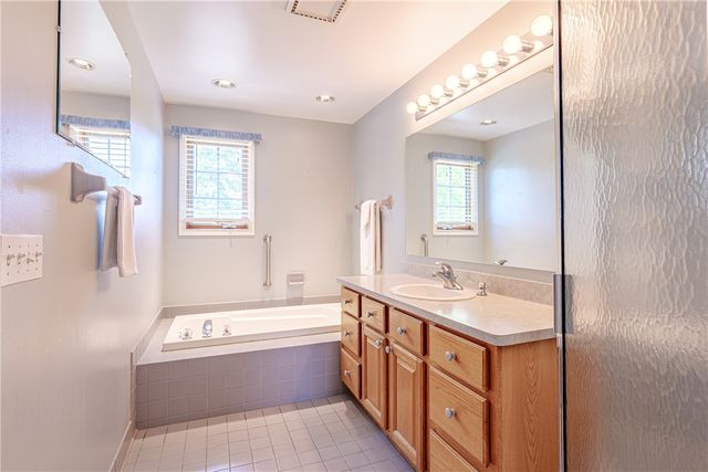 48 Churchview Lane, Henrietta, NY 14534