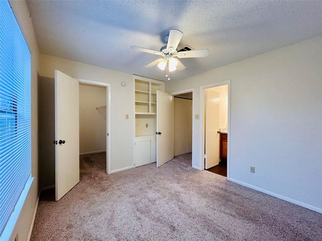 8902 Schick RD B, Austin, TX 78729