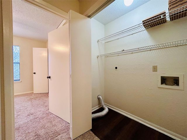 8902 Schick RD B, Austin, TX 78729