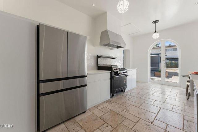 79 W Villa Street, Pasadena, CA 91103